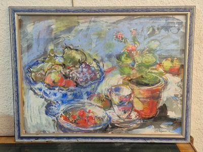 tableau représentant une nature morte composée de fruits et de fleurs dans un bol bleu