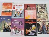 beaucoup de livres sur la table