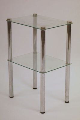 Petite étagère moderne à deux tablettes de verre supportées …
