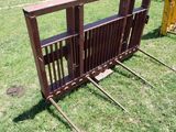 a fence that has been placed in the grass