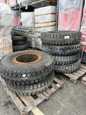 Lot de 6 pneumatiques Michelin pour remorque ou matériel ind…