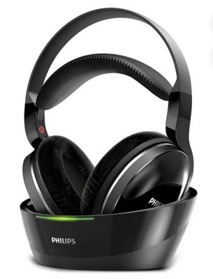 un gros plan sur un casque audio posé sur un support