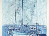 peinture bleue et blanche représentant un bateau amarré à un quai