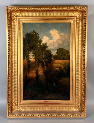 une peinture à l'huile représentant un paysage avec des arbres et des nuages, dans un cadre doré