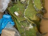 une boîte en carton contenant une carte d'une petite ville