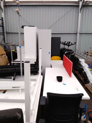 Lot comprenant : - 2 Armoires basses métalliques blanches A … - Photo 1