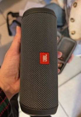 Deux enceintes Bluetooth JBL Se trouve à L'hôtel des ventes - Photo 1