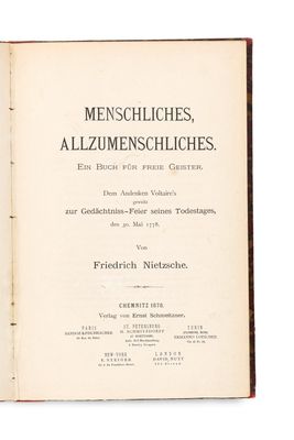 un livre ouvert sur lequel figure un titre en allemand