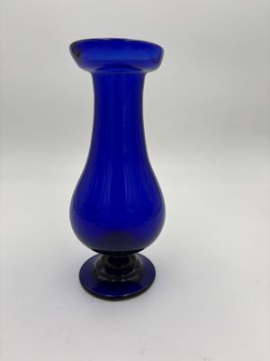 Vase en verre soufflé bleu. Fabrique BOYER à BORDEAUX XVIIIè…