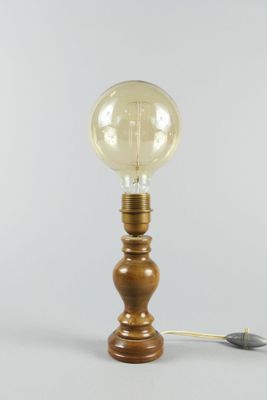 Lampe en bois style bilboquet. Haut.