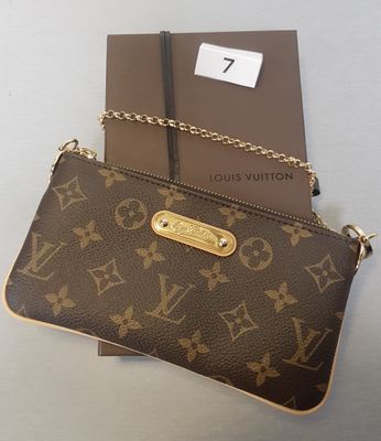 louis vuitton wrist bag with chain