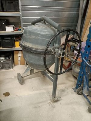 Bétonnière électrique B180P - Photo 1