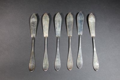 Six couteaux à poisson en argent 800 millièmes 275 g - Photo 1