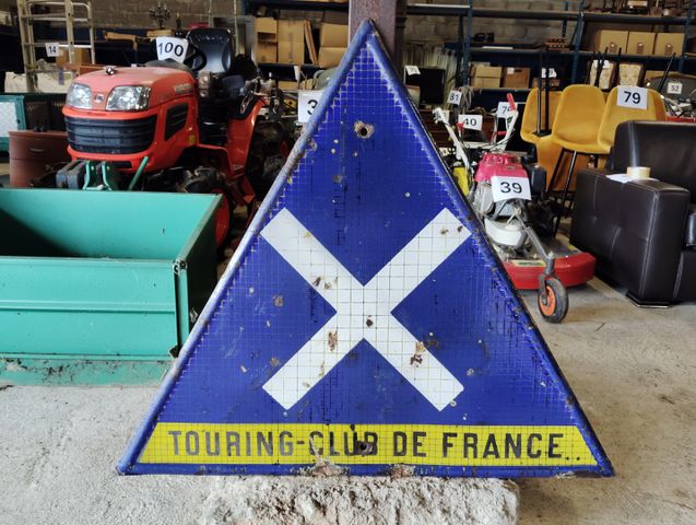 Plaque émaillée, TOURING CLUB DE FRANCE. Ancienne plaque émaillée...