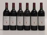 six bouteilles de vin rouge alignées