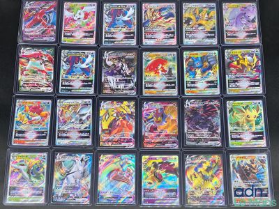 Les cartes Pokémon sont toutes de couleurs et de motifs différents.