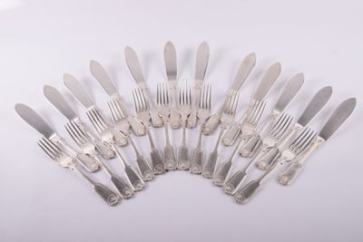 12 couverts à poisson en métal argenté modèle coquille EPNSA…