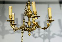 Petit lustre électrifié en bronze doré à cinq bras de lumièr… (photo 2)