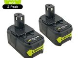 une paire de deux batteries Black & Decker sur fond blanc