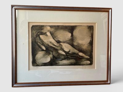 une image représentant un dessin en noir et blanc d'une femme nue