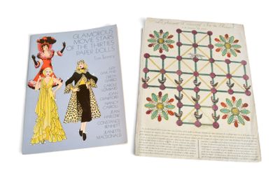 deux livres sur la même page, dont l'un comporte la photo d'une femme en robe jaune
