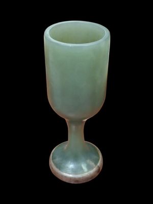 CHINE, Fin de la période Qing Coupe sur piédouche en jade ba… - Photo 1