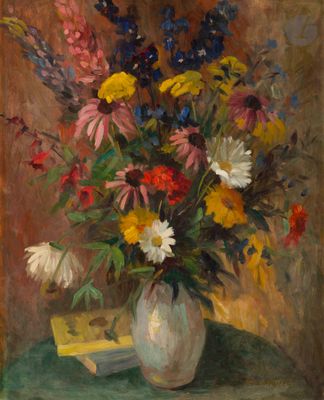 tableau représentant un vase de fleurs posé sur une table, à côté d'un livre