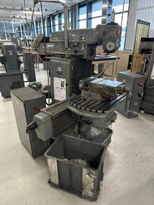 une image d'une machine dans une usine