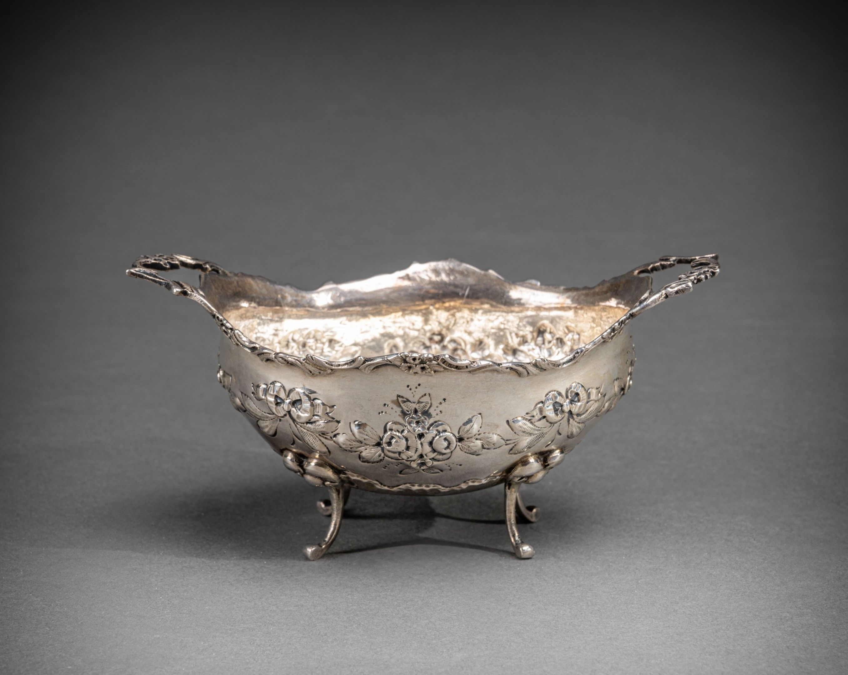 Objets d'art & Curiosités