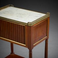 Petit chevet rectangulaire volant en acajou et placage d'aca… (photo 3)