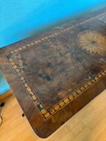 Commode en résineux et marqueterie sur trois faces à motif d… (photo 6)