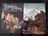 Deux livres sont posés sur une table devant un fond noir.