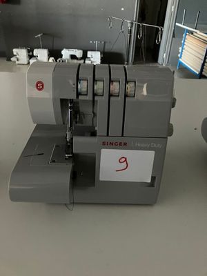 MACHINE A COUDRE SINGER HEAVY DUTY - Photo 1