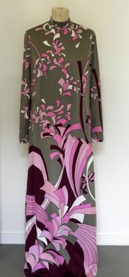 Jacques ESTERELLE Paris, une robe longue, manches longues, a…
