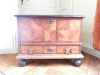 COFFRE rectangulaire en bois noirci et placage de satiné et … (photo 6)