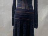 the mannequin dress is on display in the window of a store