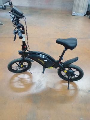 an image of a bicycle that is sitting on the floor