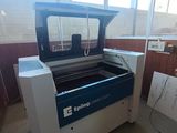 l'image d'une machine installée dans une pièce