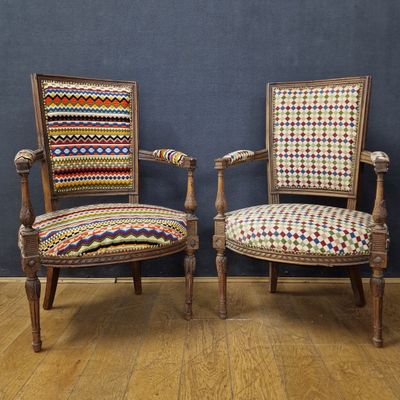 PAIRE DE FAUTEUILS à dossier cabriolet hotte d’Epoque Direct…