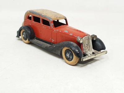 TOOTSIETOY (USA, années 30) Graham sedan rouge/beige/chassis…