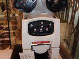 une machine exposée dans une vitrine