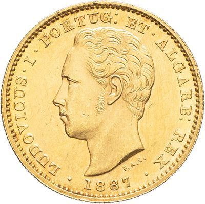une image représentant un gros plan d'une pièce d'or sur laquelle figure le visage d'une femme