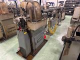 les nombreuses machines alignées dans une usine