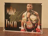 Carte de boxe dédicacée par Mike Tyson, signée par Mike Tyson