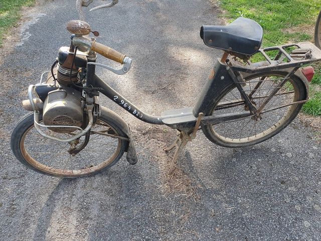 Vélo Solex type 2200 immatriculée BL-575-J, 1ère mise en circulat...