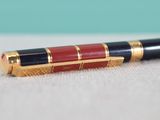 an image of a pen sitting on top of a table