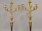 paire de candélabres anciens en laiton avec bougeoirs