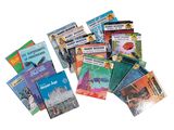 beaucoup de livres sur la table