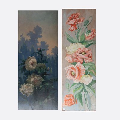 deux tableaux représentant des fleurs, peints sur le même mur