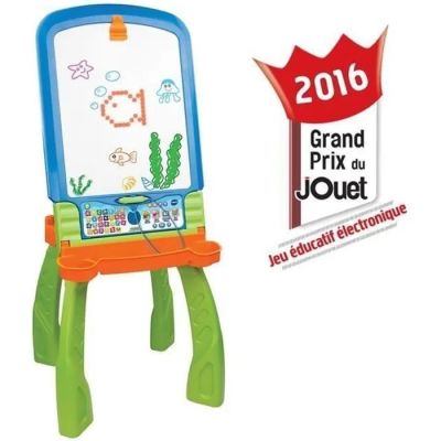 une image représentant une gomme jouet posée sur une planche à dessin